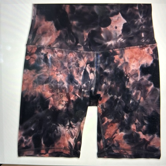 lululemon Align™ High-Rise Short - Picture 3 of 9